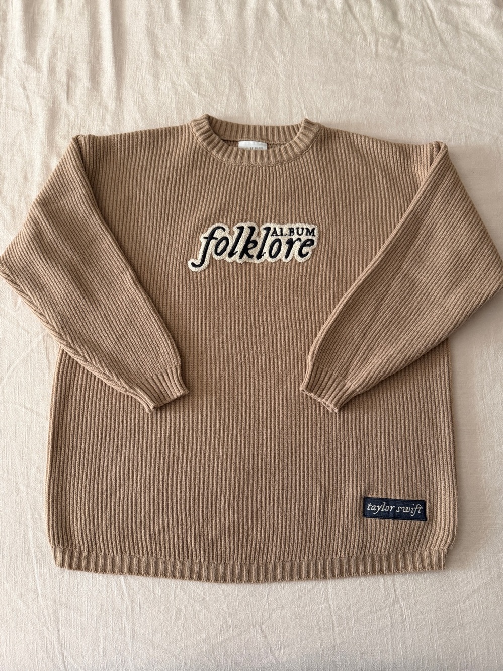 FOLKLORE ALBUM CHENILLE PATCH CREWNECK SWEATER